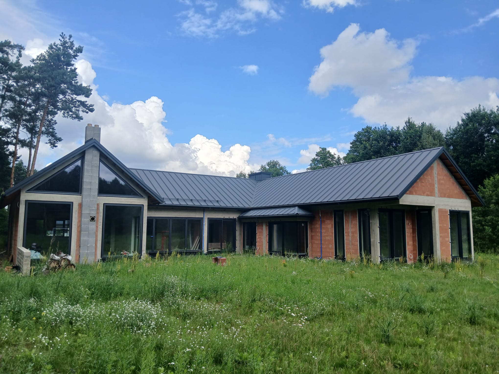 Dom z 9 sztuk okien hst i harmonijką