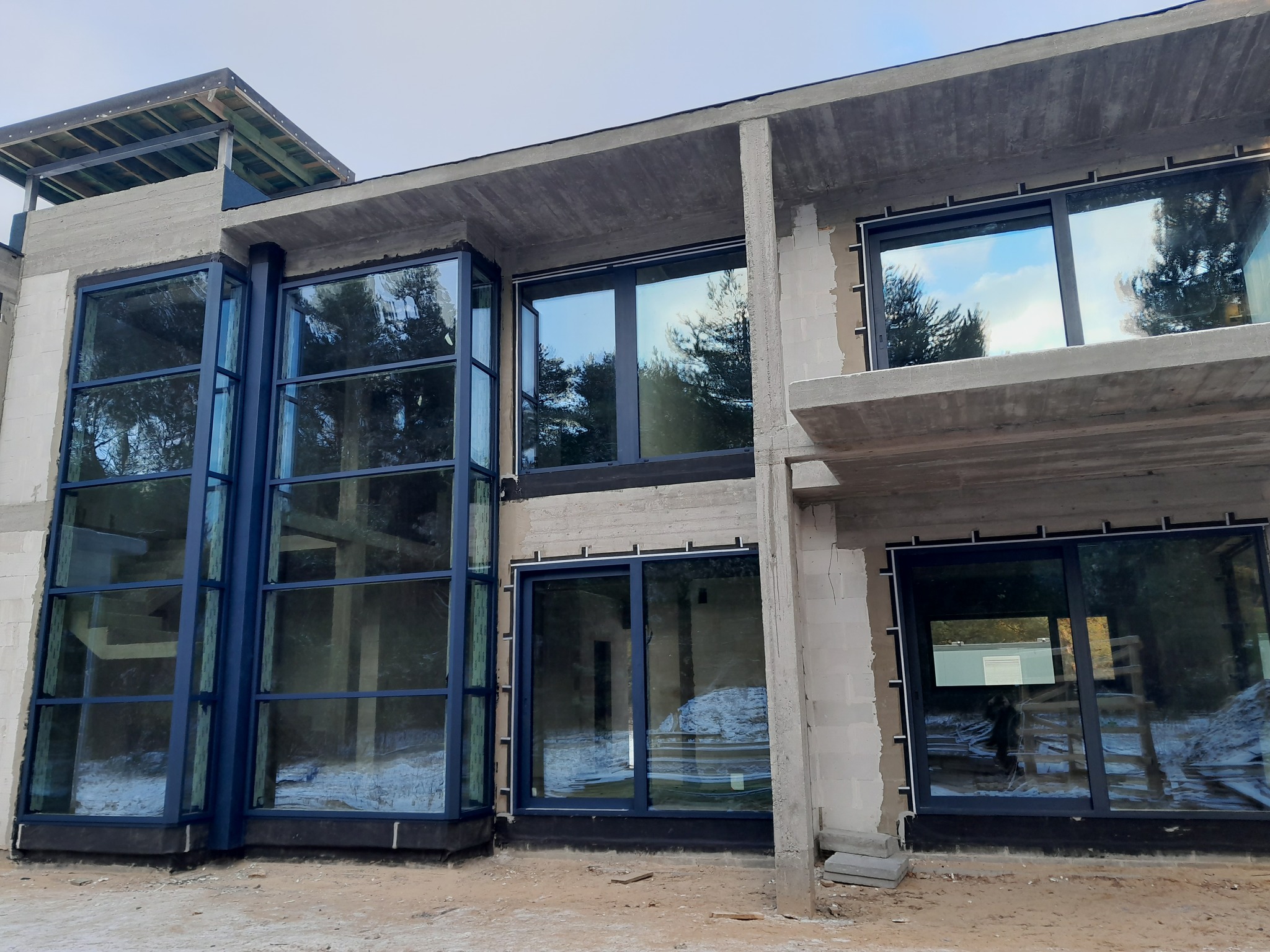 Dom willa floryda w oryginalnym kolorze okien